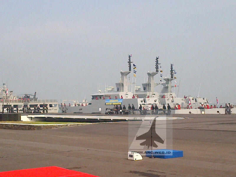 &#91;Video+Foto&#93; Demo Heli AKS dan Gelar Senjata TNI-AL