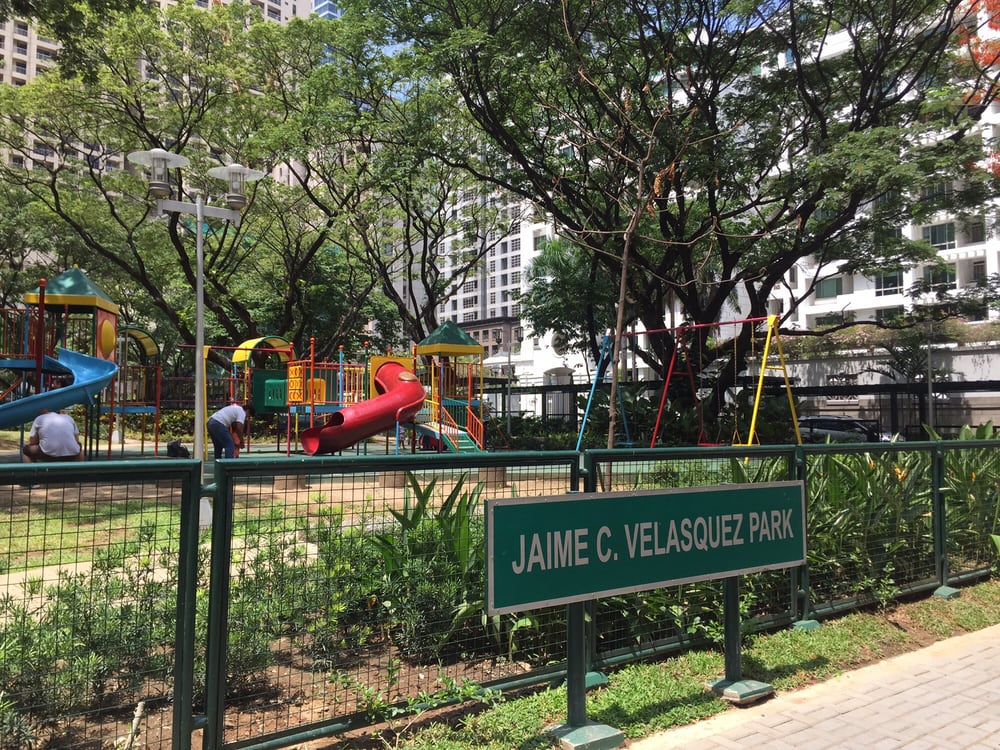 Jalan-jalan ke kota Makati di Filipina yang ternyata...