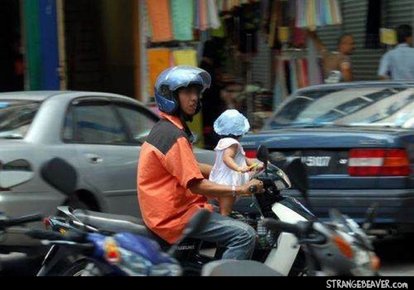 &#91;GOKIL&#93; Alasan Kenapa Sebaiknya Jangan Tinggalkan Anak Kecil Sendirian Dengan Ayahnya