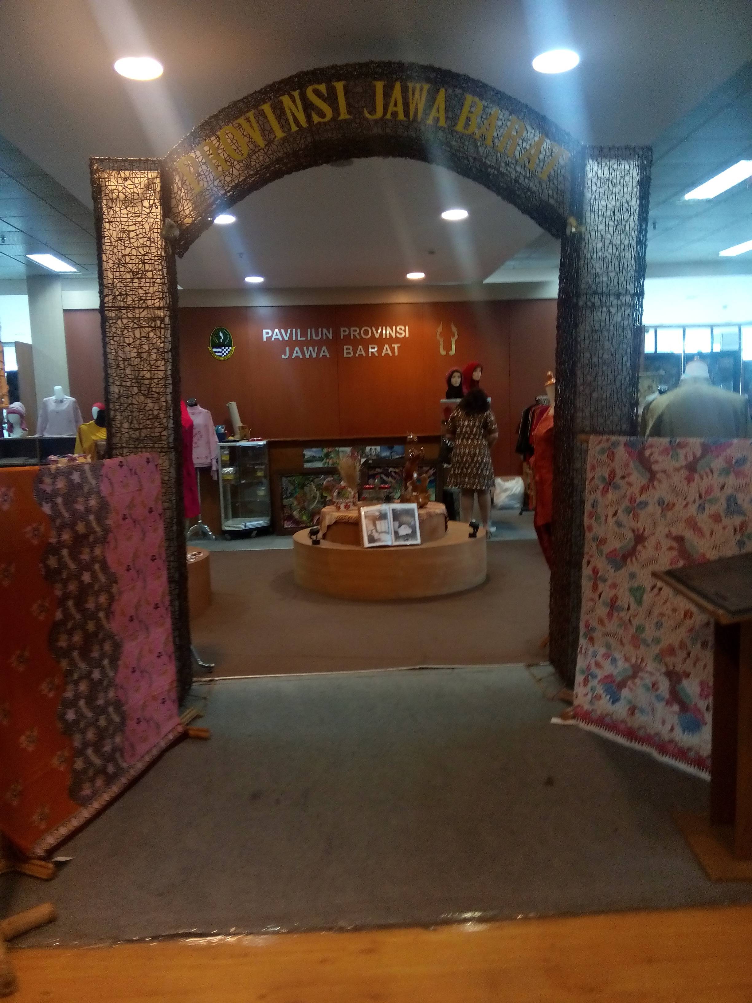 UKM Gallery SMESCO, Tempat Belanja Pernak-Pernik Dari Seluruh Indonesia