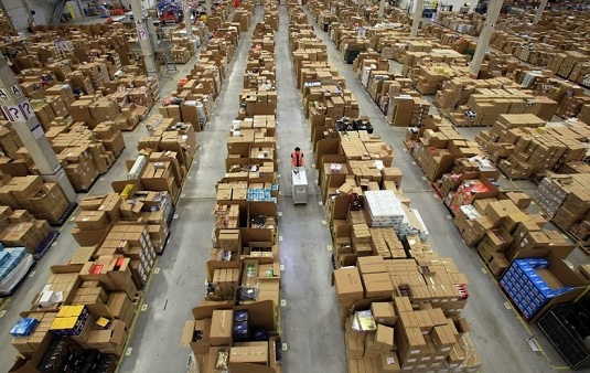 Mari kita Intip Gudang Spektakuler Milik Amazon (+pict)