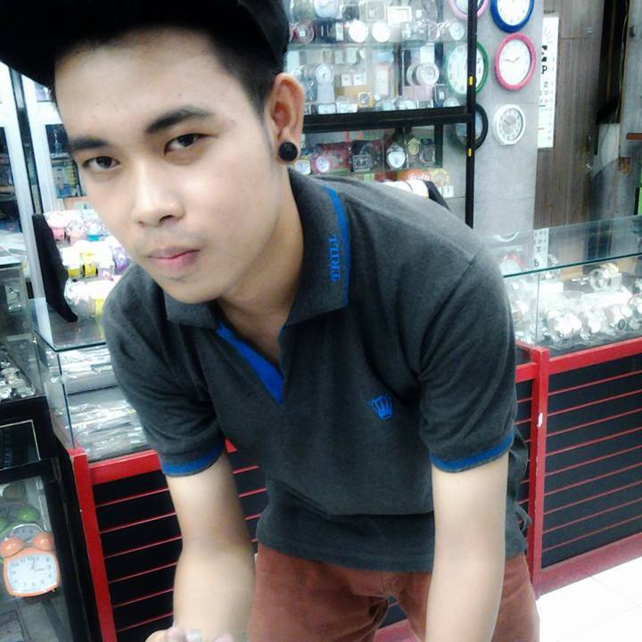 PENIPU ini Beraksi di Facebook, Namanya: DION RIDO WAHYU DARMAWAN / RIDO WAHYU AJIi