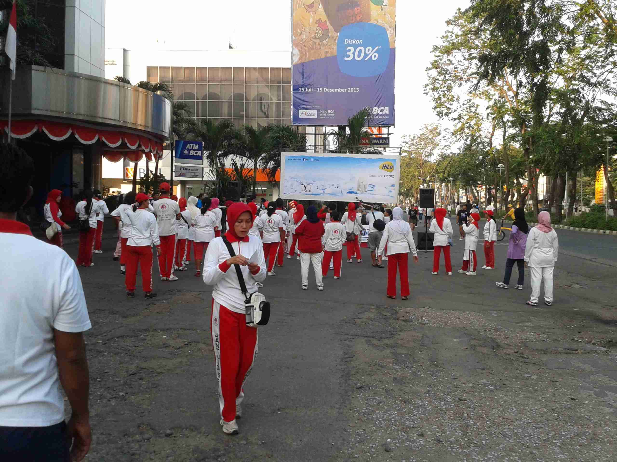 &#91;FR&#93; Car Free Day Collaboration w/ Earth Hour, KJI, HiLo Jakarta | 18 Agt '13