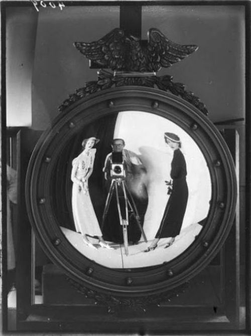 Bukti Selfie Udah Populer Sejak Jaman Dulu