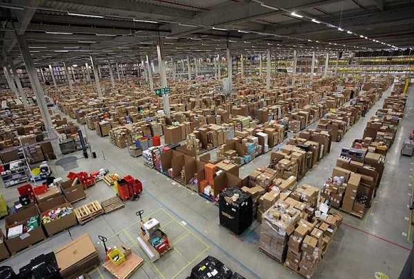 Mari kita Intip Gudang Spektakuler Milik Amazon (+pict)