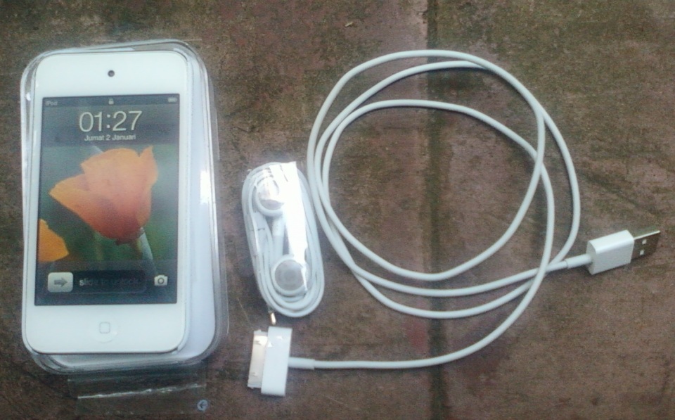 iPod Touch 4G 8GB white