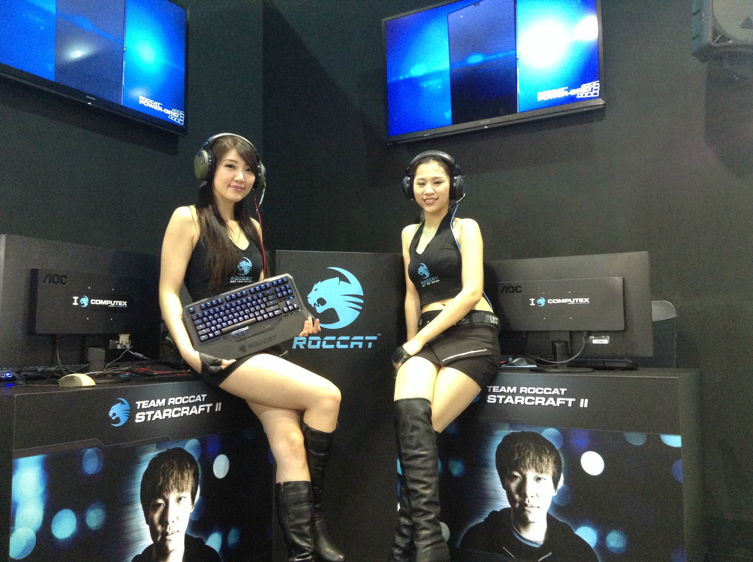 NZXT H440 Menjadi Idola pada COMPUTEX 2014 (Bonus Foto Booth Babes)