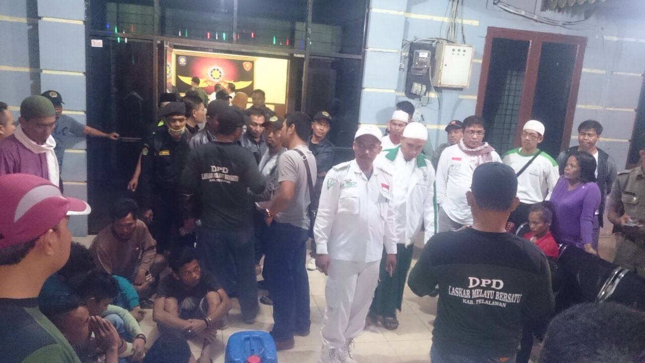 FPI : Warga Riau Bentrok dengan Ormas