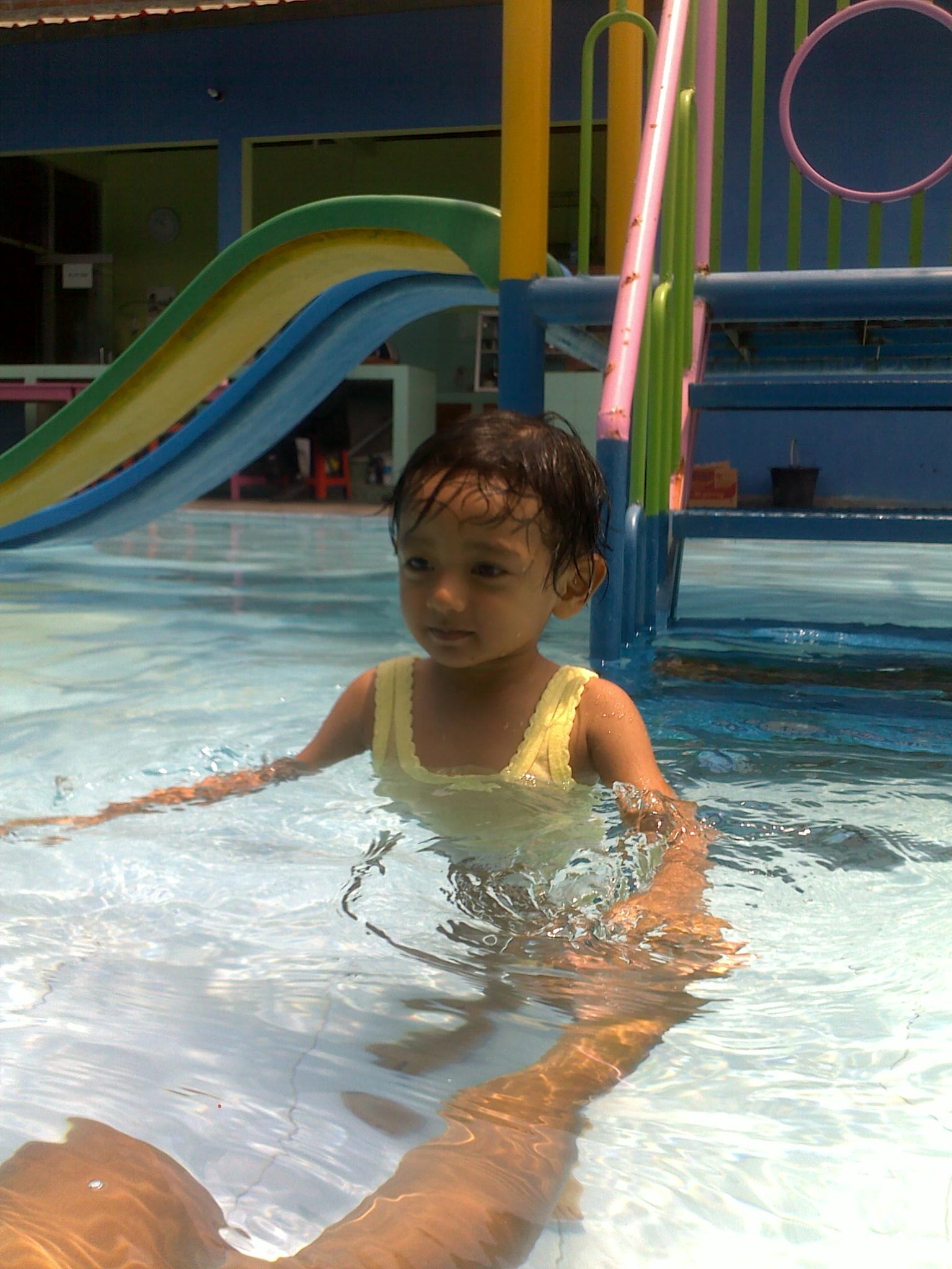 share-umur-berapa-anak-agan-pertama-kali-main-hujan-hujanan