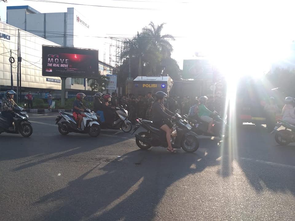 Massa Tak Dikenal Membakar Pos Polisi di Pontianak