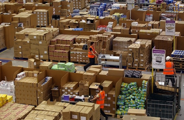 Mari kita Intip Gudang Spektakuler Milik Amazon (+pict)
