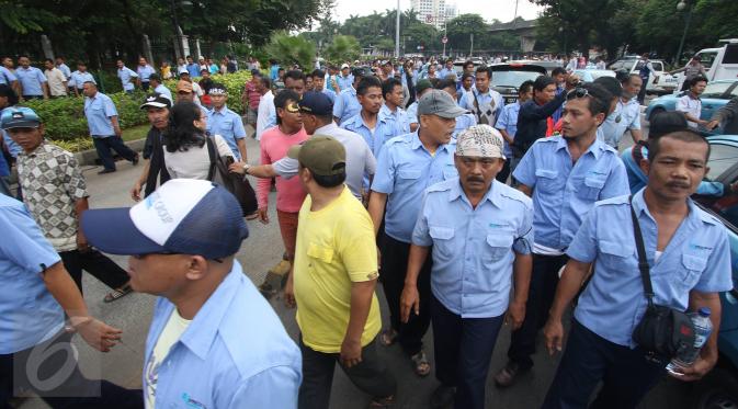 &#91;PHOTO&#93; Aksi Sweeping para Supir Taxi yg nurunin paksa penumpangnya gan!