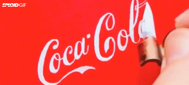 MENAKJUBKAN! ORANG INI MENGGAMBAR LOGO POPULER HANYA DENGAN TANGAN DAN PENA!