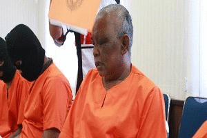 &#91;Masih Pantaskah Klewang punya HAM? &#93; TAK BAYAR 'PAJAK PREMAN', KLEWANG MEMERKOSA