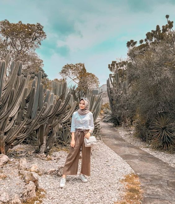 sista hijabers suka ke pantai ? ini referensi style hijab 2019 yang pas.