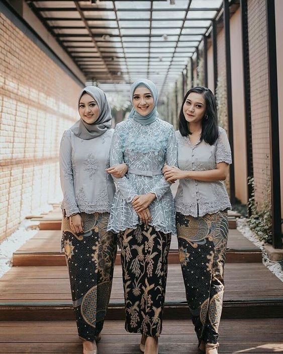 Yang Fana itu memang waktu, Elegeannya Kebaya yang Abadi