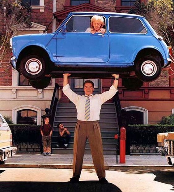 selebriti-dunia-yang-suka-naik-mobil-mini-cooper