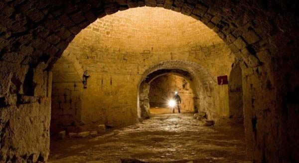 Terkenal Horor, Tempat Ini Malah Ramai Wisatawan