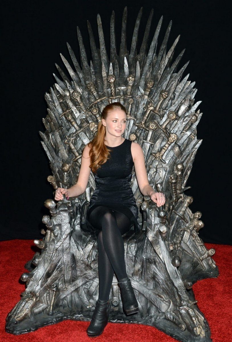 mau-tampil-ala-westeros-fans-game-of-thrones-masuk