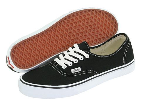 Tampil Kasual Ditemani dengan 5 Model Sepatu Vans yang Keren Banget!