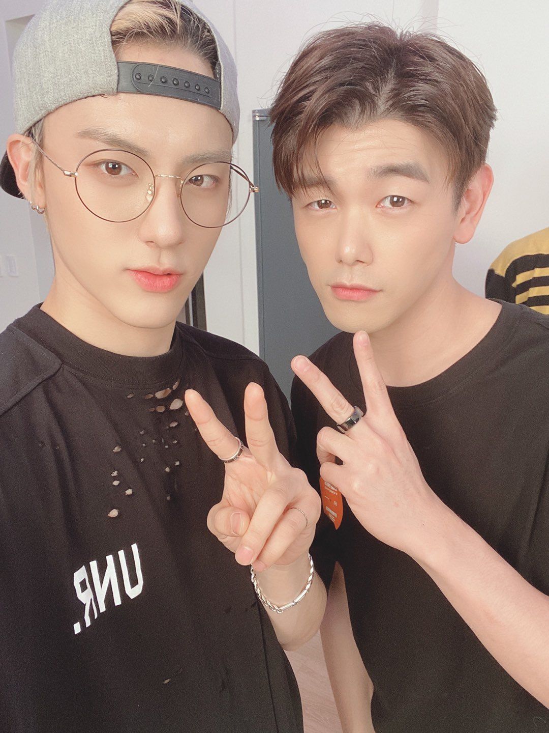 Duo Eric~ Eric Nam dan Eric 'THE BOYZ' Tunjukkan Interaksi Menggemaskan di Twitter