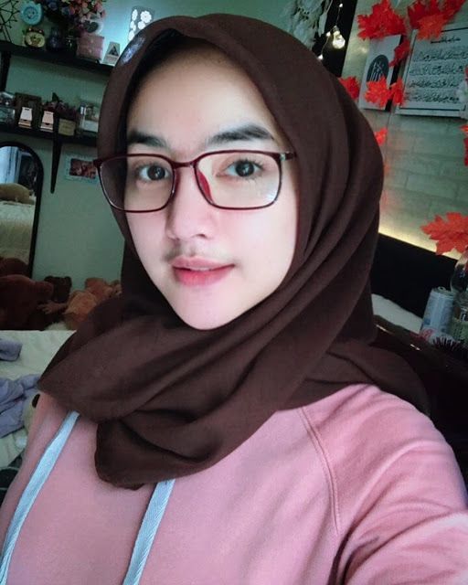 sista hijabers suka pakai kacamata? yuk intip style kekinian ini