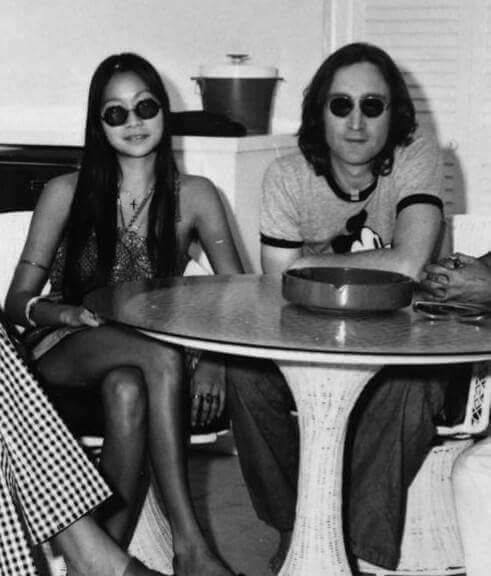 KISAH HIDUP : John Winston Lennon, Musisi Perdamaian yang Temperamental !