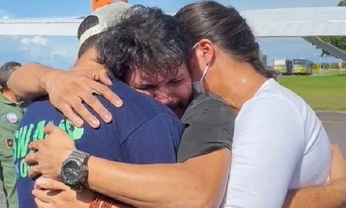 pesawat-jatuh-di-hutan-amazon-pilot-bertahan-hidup-36-hari-makan-sisa-roti