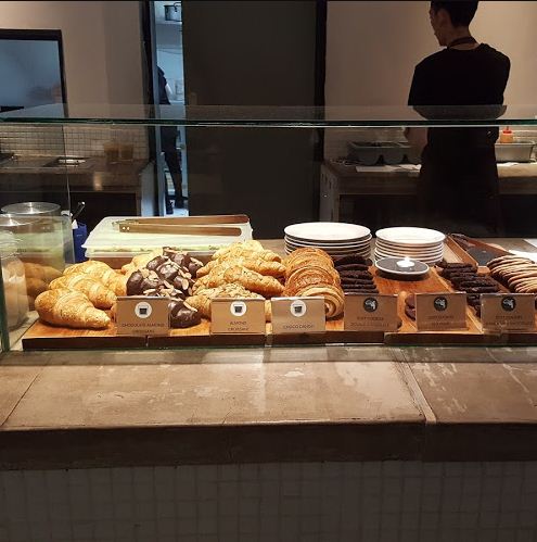 Resmikan Roemah Djoeang, Sandiaga disambut alunan musik angklung dan pekik takbir