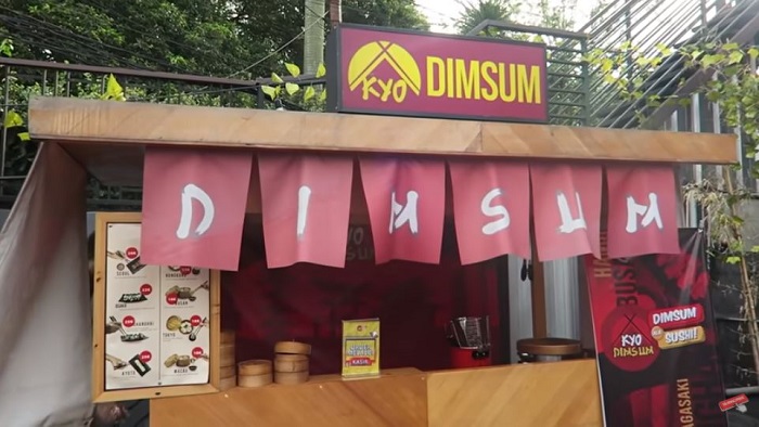 arya-saloka-jualan-dimsum-unik-ala-sushi-ternyata-begini-rasanya