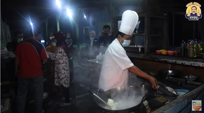 eks-chef-hotel-bintang-5-jualan-bakmi-jawa-rp-15-ribuan-3-jam-langsung-ludes