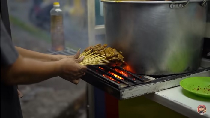 Sate Padang Enak di Bintaro, Sehari 5000 Tusuk Ludes Padahal Buka Baru Sore Hari