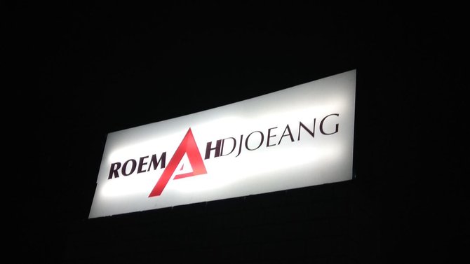 Resmikan Roemah Djoeang, Sandiaga disambut alunan musik angklung dan pekik takbir