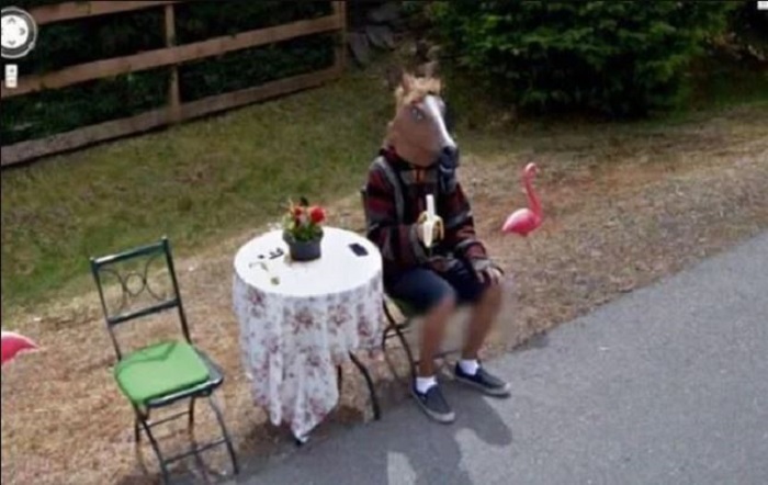 Bikin Bingung Warganet, Ini 5 Sosok Aneh yang Terekam Kamera Google Maps