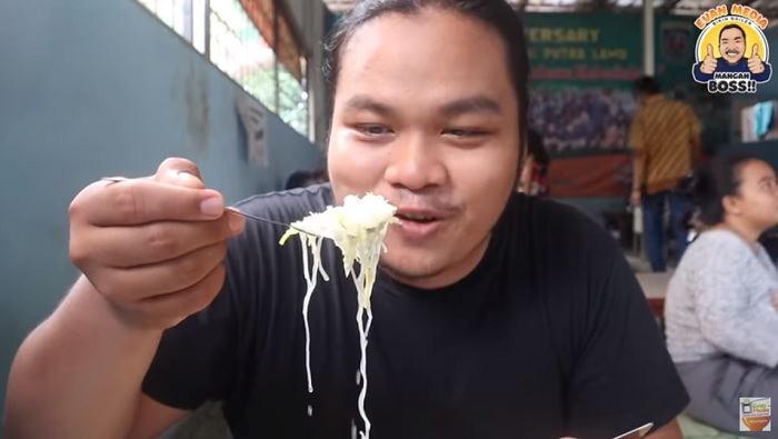 Uniknya Soto Bakso Mas Man di Depok, Sehari Bisa Ludes Ribuan Porsi