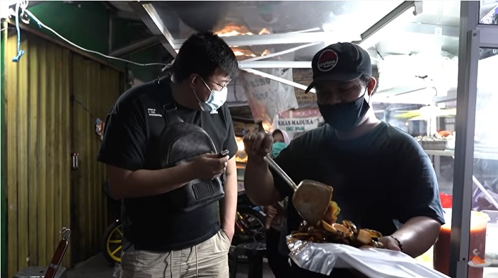 kisah-chef-jualan-seafood-murah-di-pinggir-jalan-jakarta-kena-phk-karena-pandemi