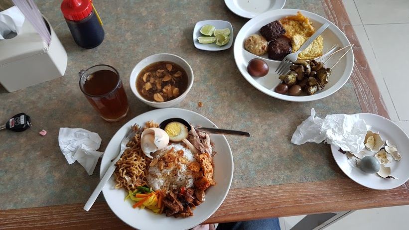 Resmikan Roemah Djoeang, Sandiaga disambut alunan musik angklung dan pekik takbir