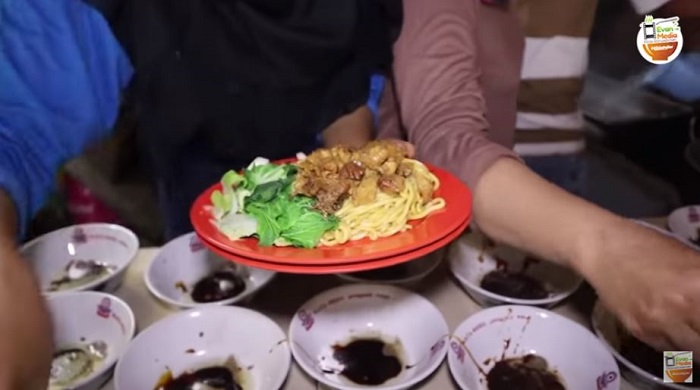 warung-pelopor-mi-ayam-goreng-super-laris-di-jogja-jual-700-porsi-sehari