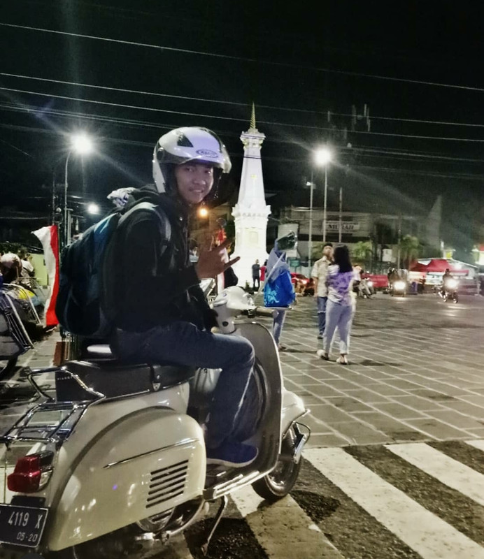 Single Touring Jakarta-Jogja Naik Vespa Sprint Bagol
