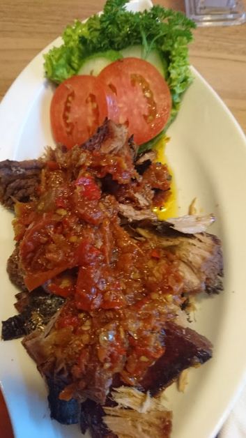 Resmikan Roemah Djoeang, Sandiaga disambut alunan musik angklung dan pekik takbir