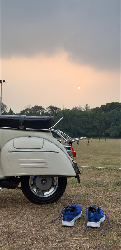 Single Touring Jakarta-Jogja Naik Vespa Sprint Bagol