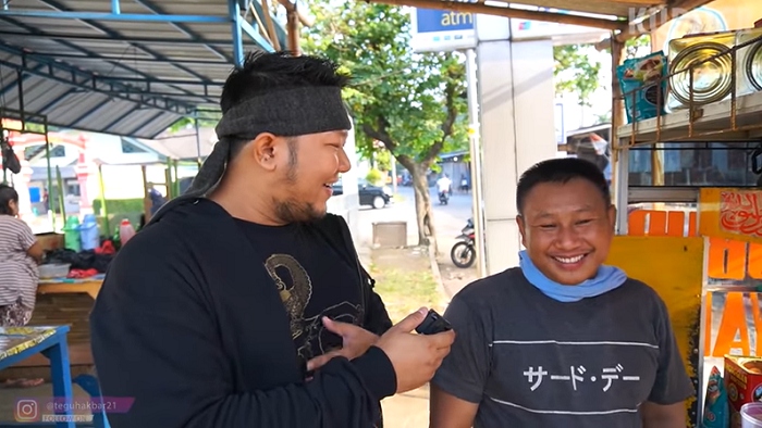 bubur-ayam-porsi-jumbo-laris-manis-di-depok-200-porsi-ludes-dalam-5-jam