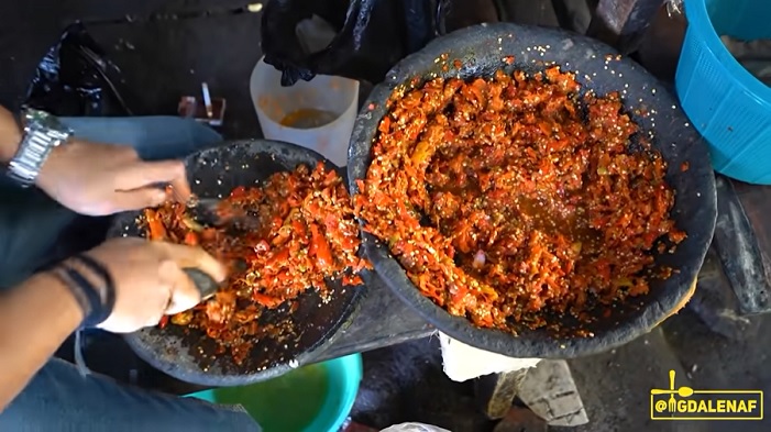 Warung Ayam Milik Artis FTV Ini Sehari Habiskan 12 Kg Cabai Rawit