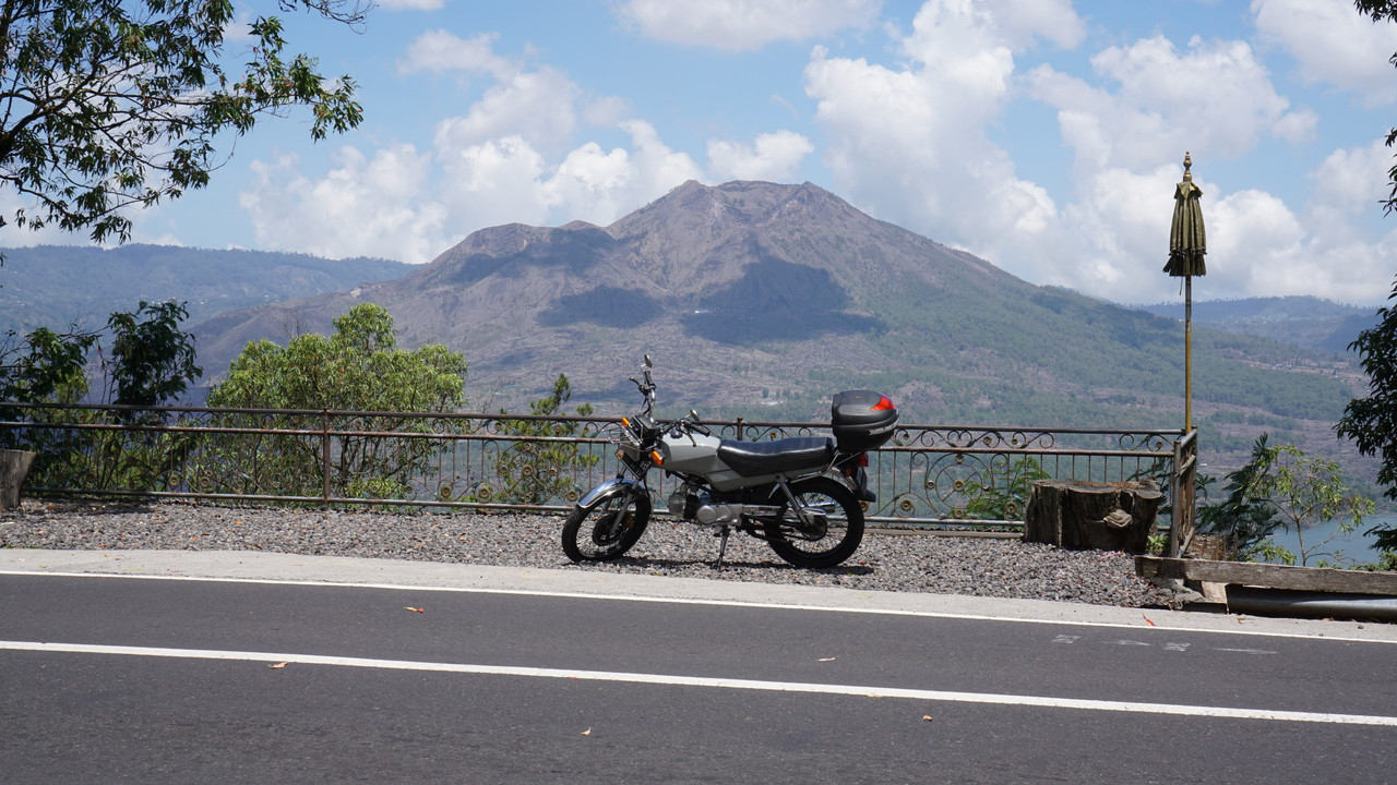 honda-win-100-motor--pak-lurah--yang-dipakai-dalam-sinetron-si-doel-anak-sekolahan