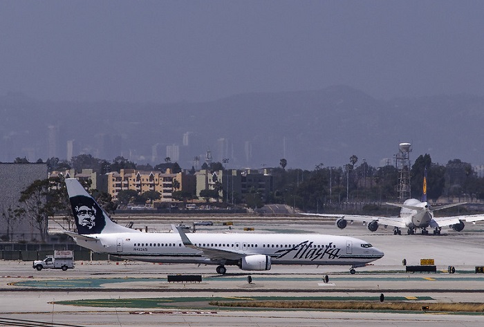 pekerja-temukan-tulang-kukang-raksasa-saat-bangun-landasan-pacu-bandara-ini