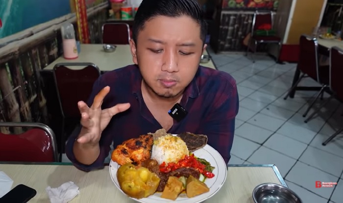 Warung Nasi Padang Super Lengkap di Ciputat, Sedia hingga 120 Menu