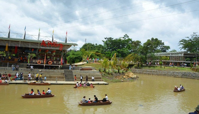 7 Pasar Apung yang ada di Indonesia