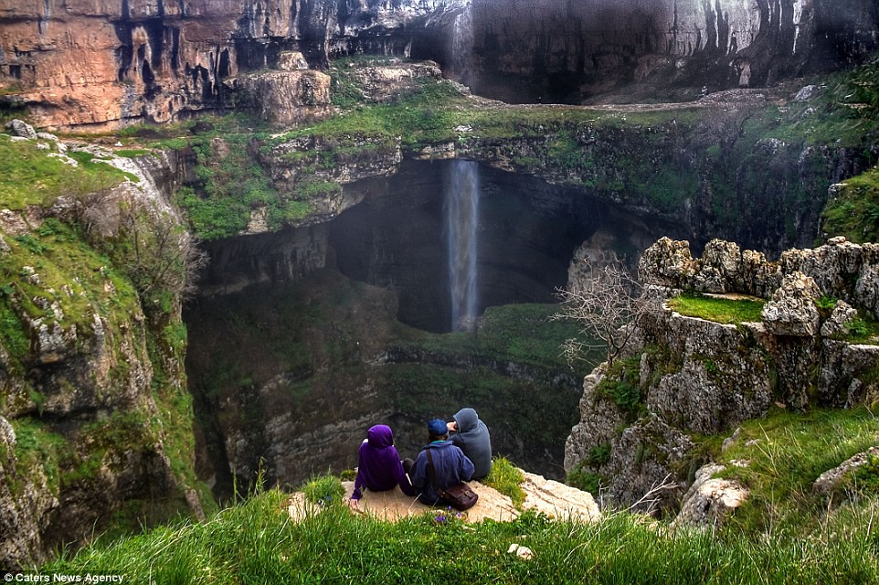10 Air terjun ini paling unik dan indah di dunia