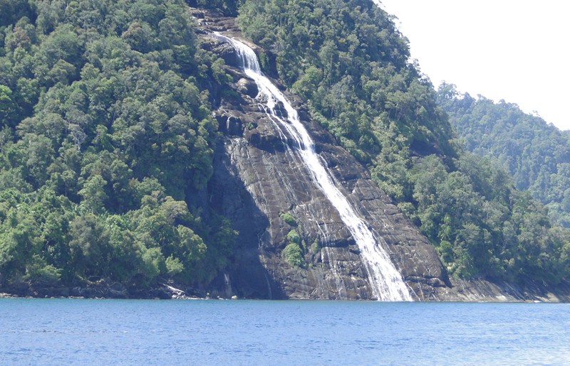 10-air-terjun-ini-paling-unik-dan-indah-di-dunia