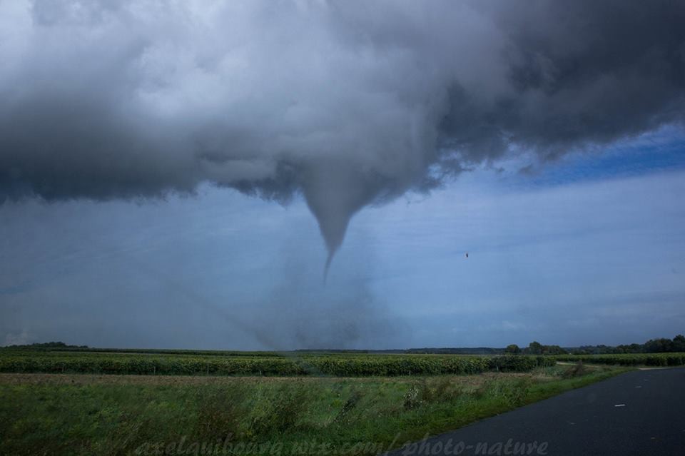 Foto tornado di berbagai negara yang ngeri-ngeri sedap